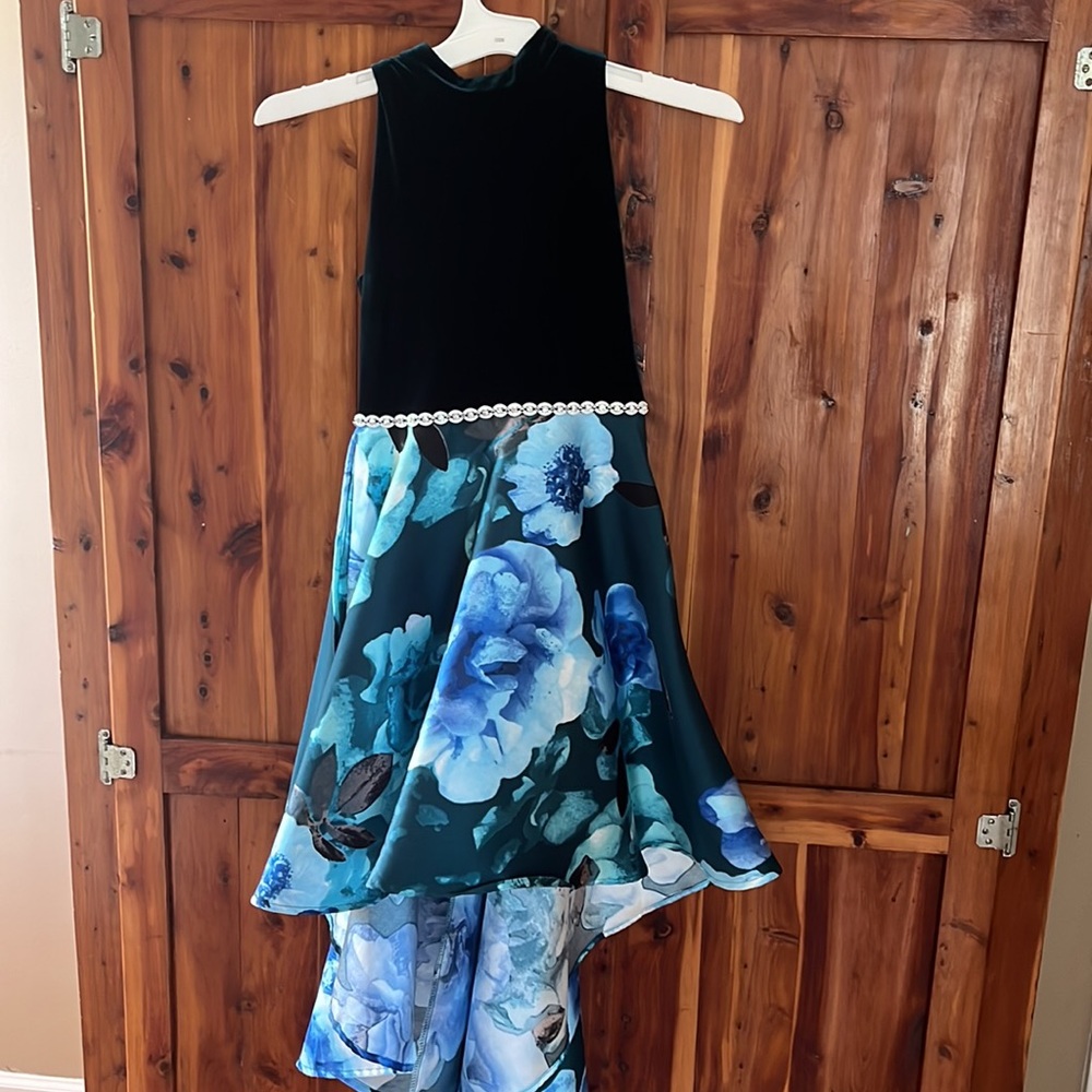 Like NEW beautiful dress
